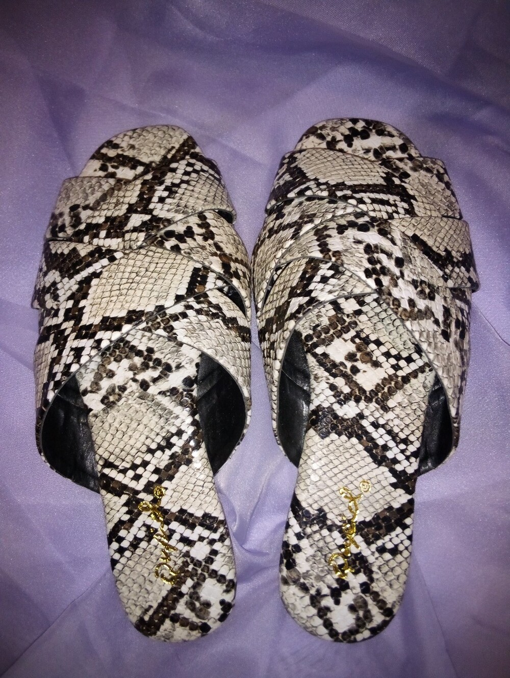 Qupid "Snakeskin" Ladies Sandals New Size 5.5
